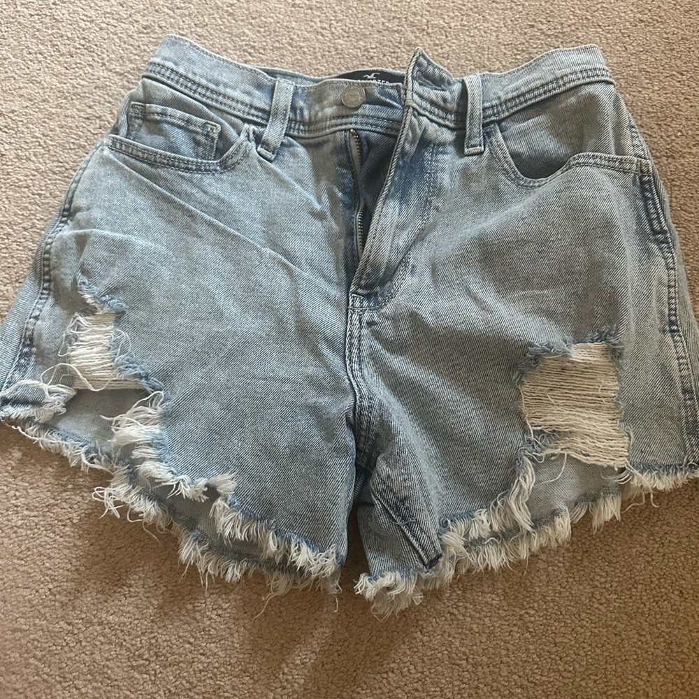 Hollister light wash Distressed Denim Shorts size 3/26